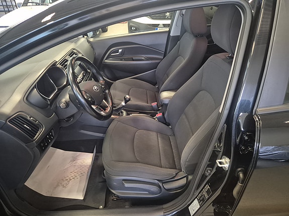 Kia Rio 6 of 6