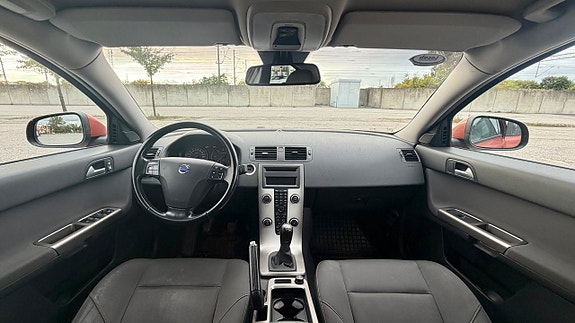 Volvo S40 8 of 8