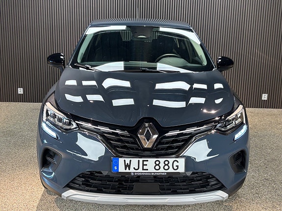 Renault Captur 2 of 19