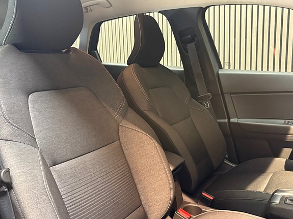 Renault Captur 15 of 19