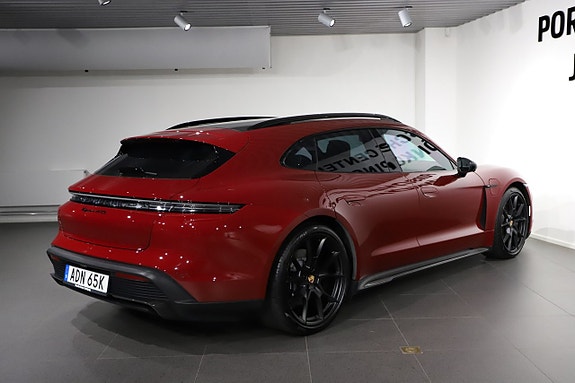Porsche Taycan GTS 9 of 28
