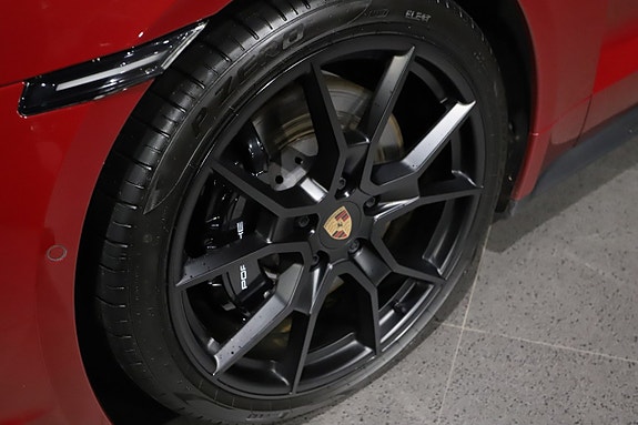 Porsche Taycan GTS 11 of 28