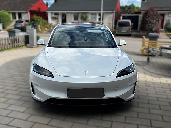 Tesla Model 3 6 of 9