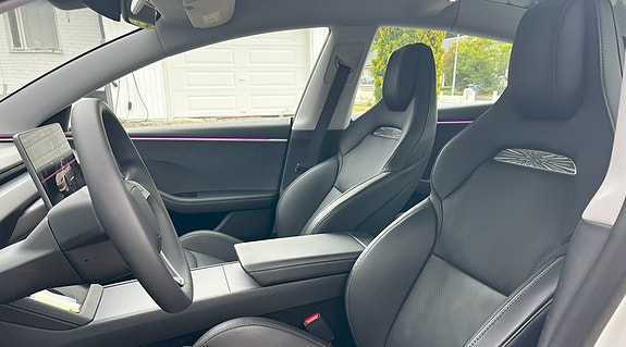 Tesla Model 3 3 of 9