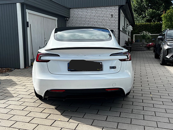 Tesla Model 3 5 of 9