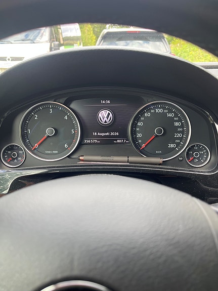 Volkswagen Touareg 8 of 12
