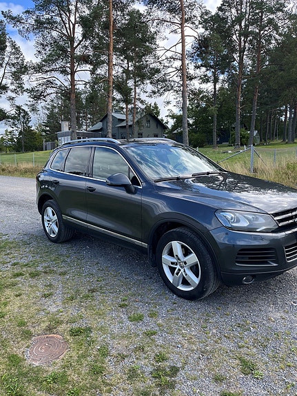 Volkswagen Touareg 3 of 12