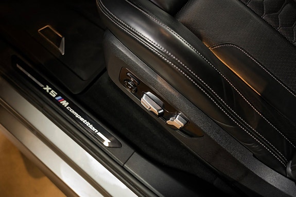 BMW X5 M 12 of 30