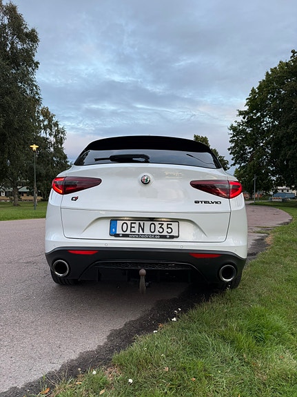 Alfa Romeo Stelvio 7 of 25