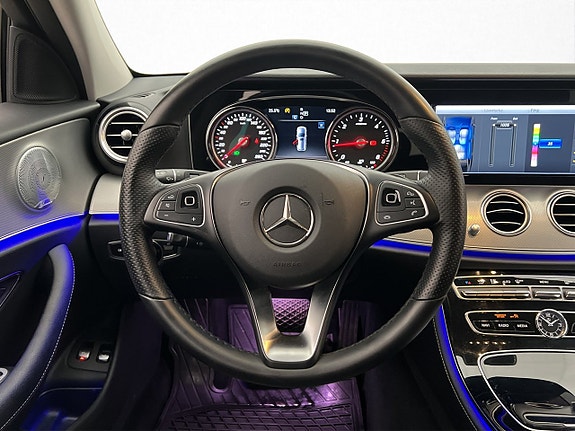 Mercedes-Benz E220 15 of 30