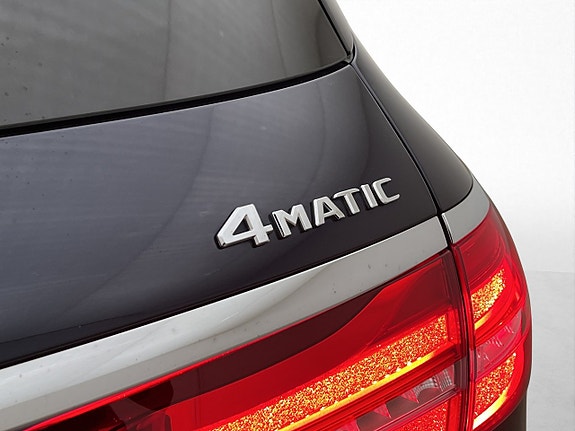 Mercedes-Benz E220 10 of 30