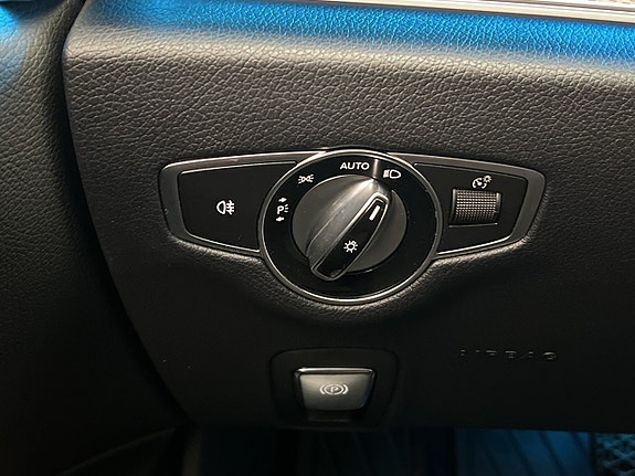 Mercedes-Benz E220 19 of 30