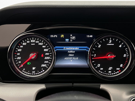 Mercedes-Benz E220 22 of 30
