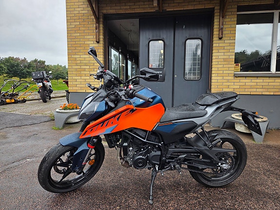 KTM 125 DUKE -24 4 of 6
