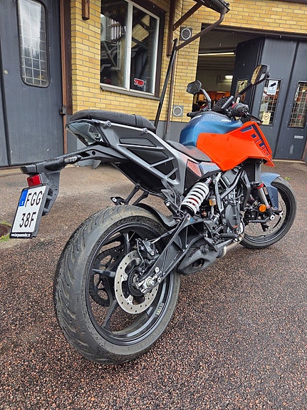 KTM 125 DUKE -24 3 of 6