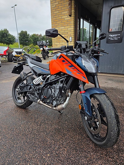 KTM 125 DUKE -24 2 of 6