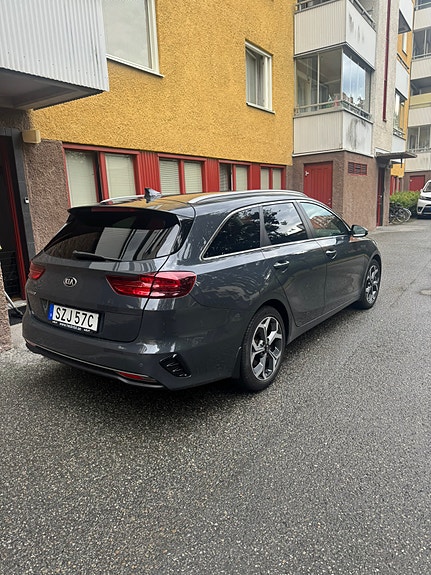Kia Ceed 2 of 8