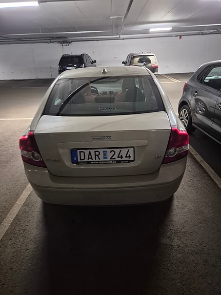 Volvo S40 2 of 4