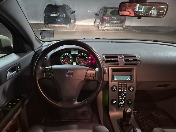 Volvo S40 3 of 4