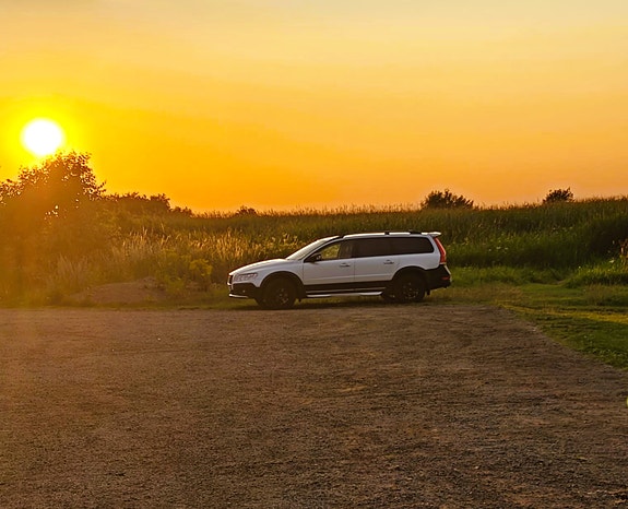 Volvo XC70 2 of 2