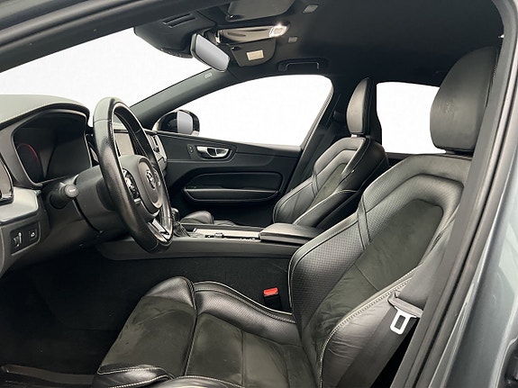 Volvo XC60 12 of 30