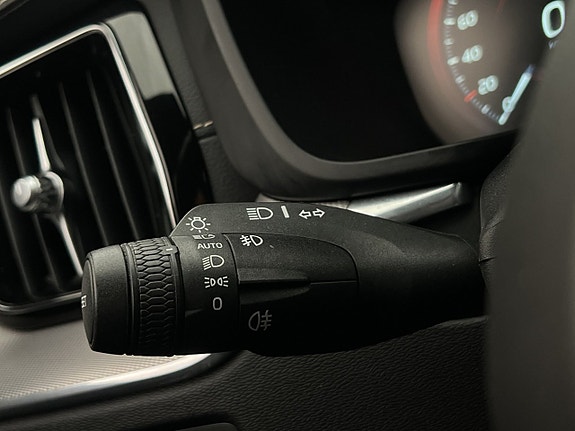 Volvo XC60 14 of 30