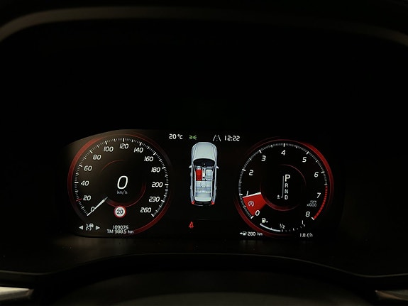 Volvo XC60 16 of 30