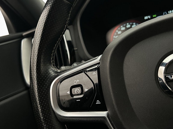 Volvo XC60 15 of 30