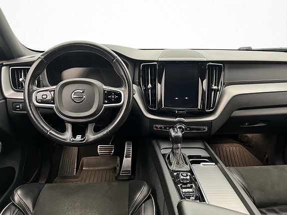Volvo XC60 13 of 30
