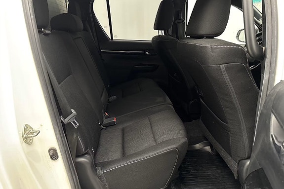 Toyota HiLux 8 of 11