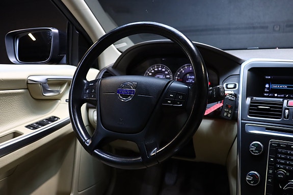 Volvo XC60 16 of 24
