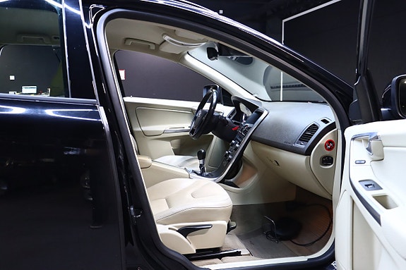 Volvo XC60 12 of 24