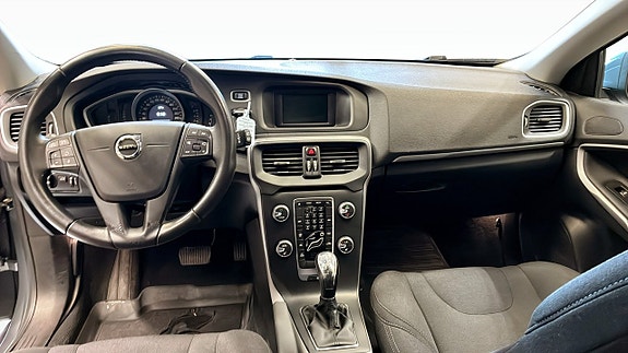 Volvo V40 10 of 12