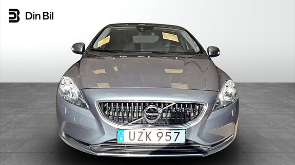 Volvo V40 4 of 12