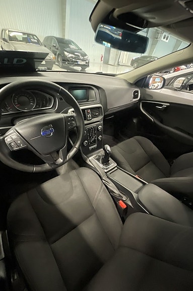 Volvo V40 8 of 9