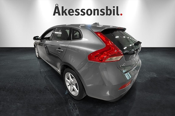 Volvo V40 3 of 9