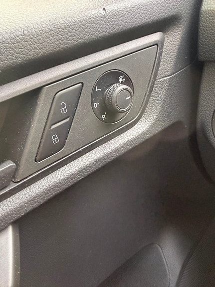 Volkswagen Caddy Maxi 21 of 21