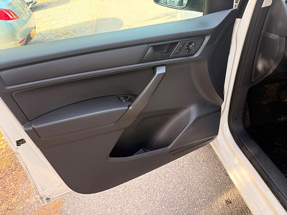 Volkswagen Caddy Maxi 11 of 21