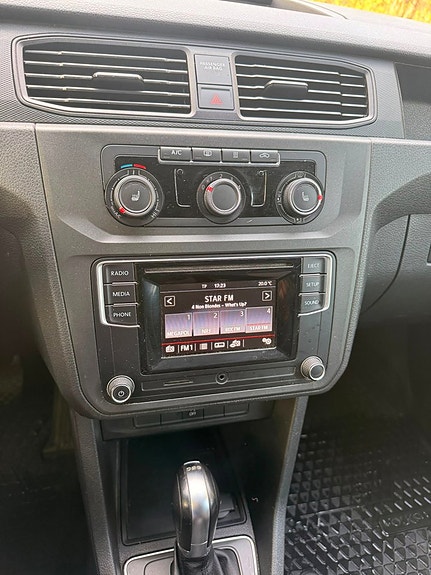 Volkswagen Caddy Maxi 19 of 21