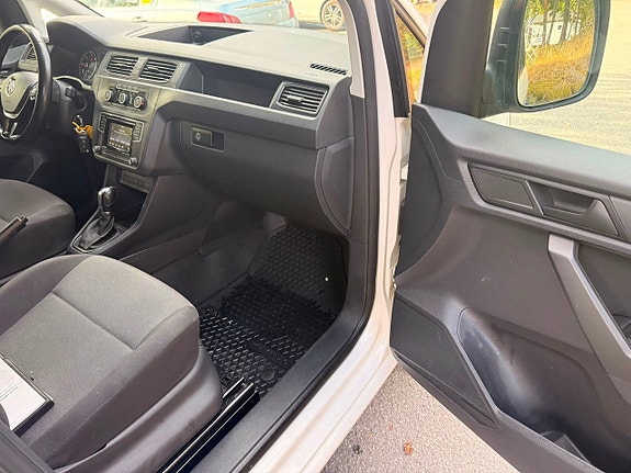 Volkswagen Caddy Maxi 8 of 21