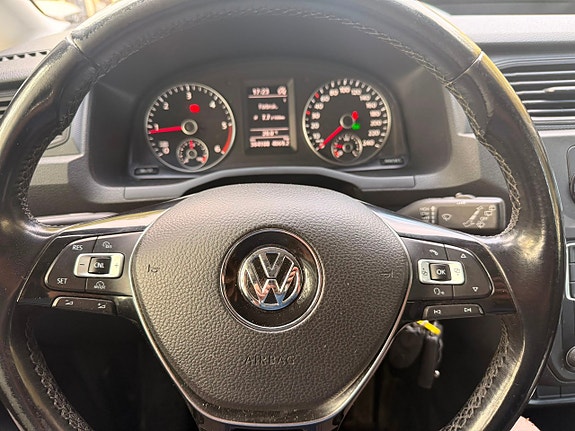 Volkswagen Caddy Maxi 16 of 21