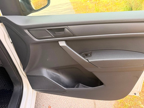 Volkswagen Caddy Maxi 10 of 21