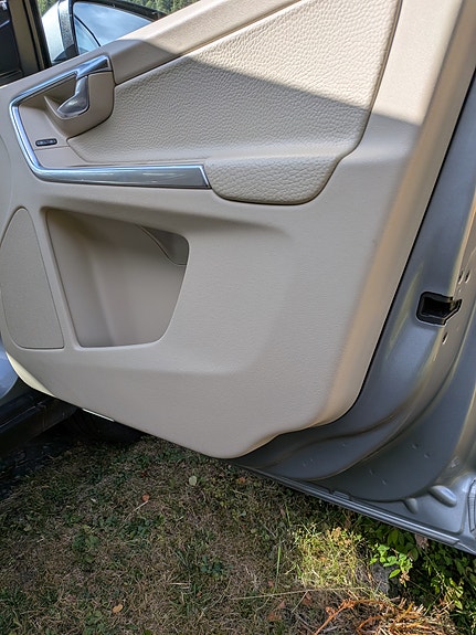Volvo XC60 14 of 30