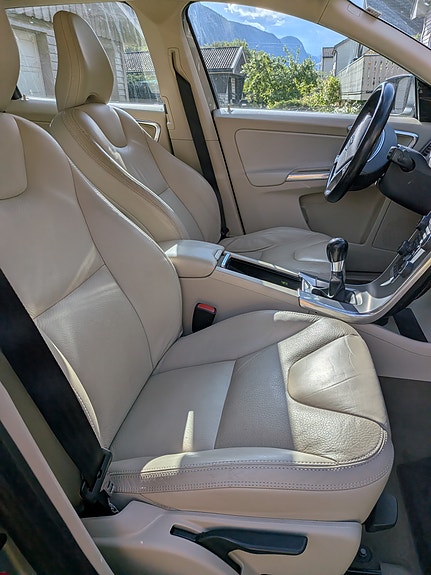 Volvo XC60 16 of 30