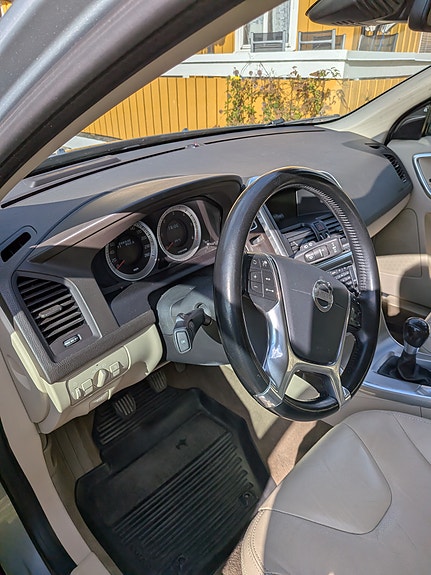 Volvo XC60 12 of 30