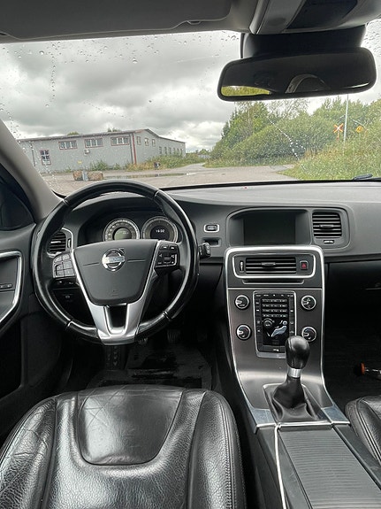 Volvo V60 4 of 4