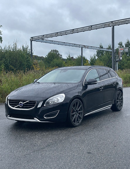Volvo V60 2 of 4