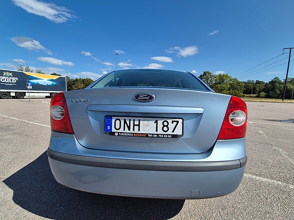 Ford Focus 5 of 11