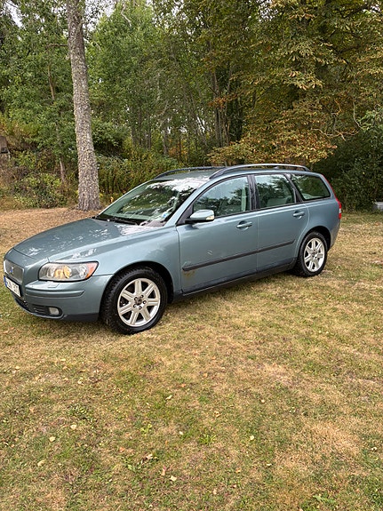 Volvo V50 3 of 4