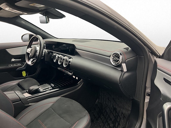 Mercedes-Benz CLA200 d 24 of 30